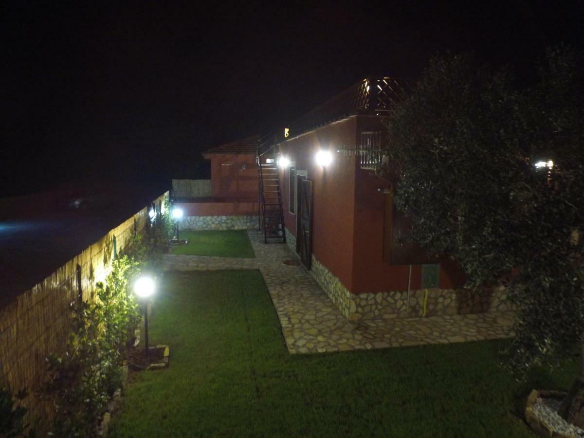 Vacanze Sotto Le Stelle Villa Pescia Romana Esterno foto